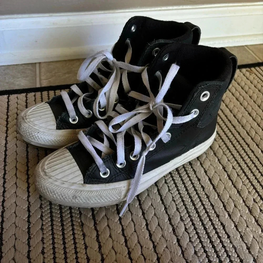 black converse - Picture 3 of 5